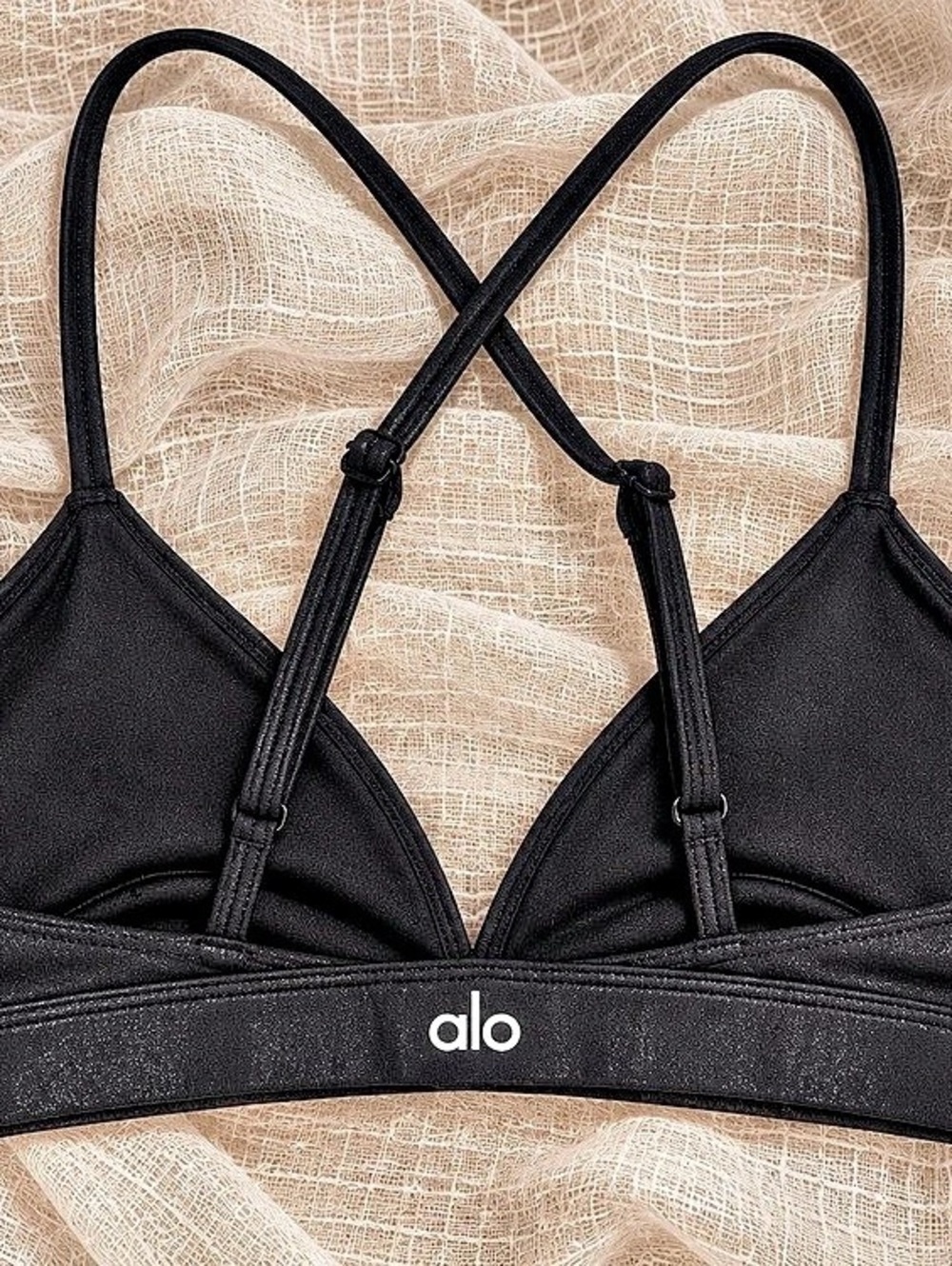 ALO Yoga Black Cutout Strappy Workout Top | Medium